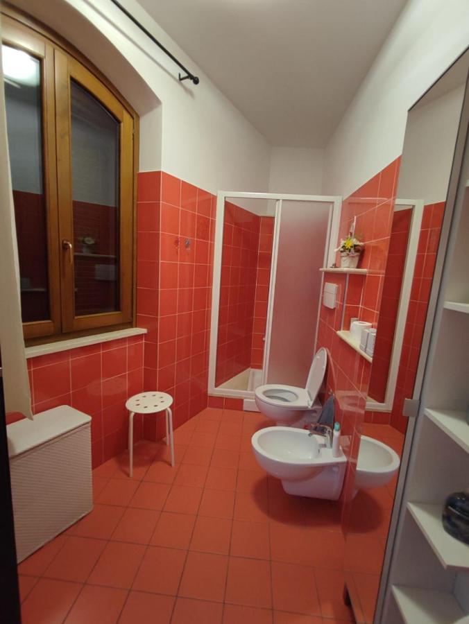 ピオンビーノCasa Le Sorelleアパートメント エクステリア 写真